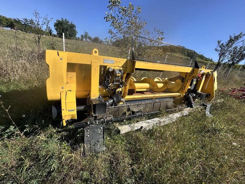 De vânzare: Heder porumb New Holland NH 980CR 6R 70