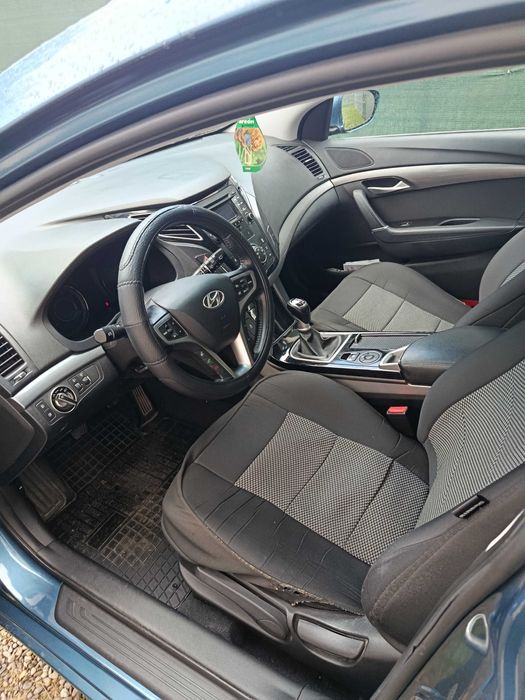 Hyundai i40, benzina