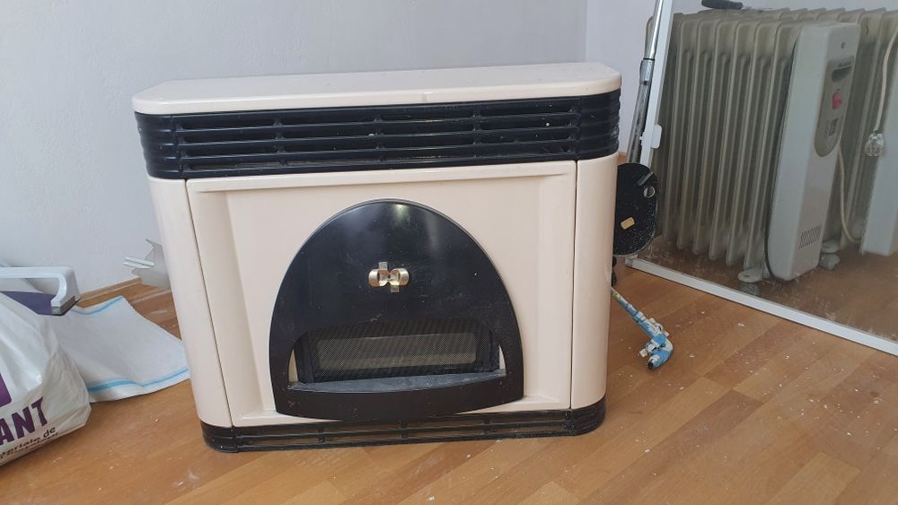 Convectoar cu racordare la gaz.Lampart