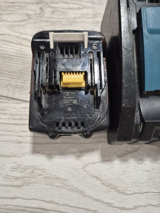 Incarcator makita 18v + baterie 18v 5ah