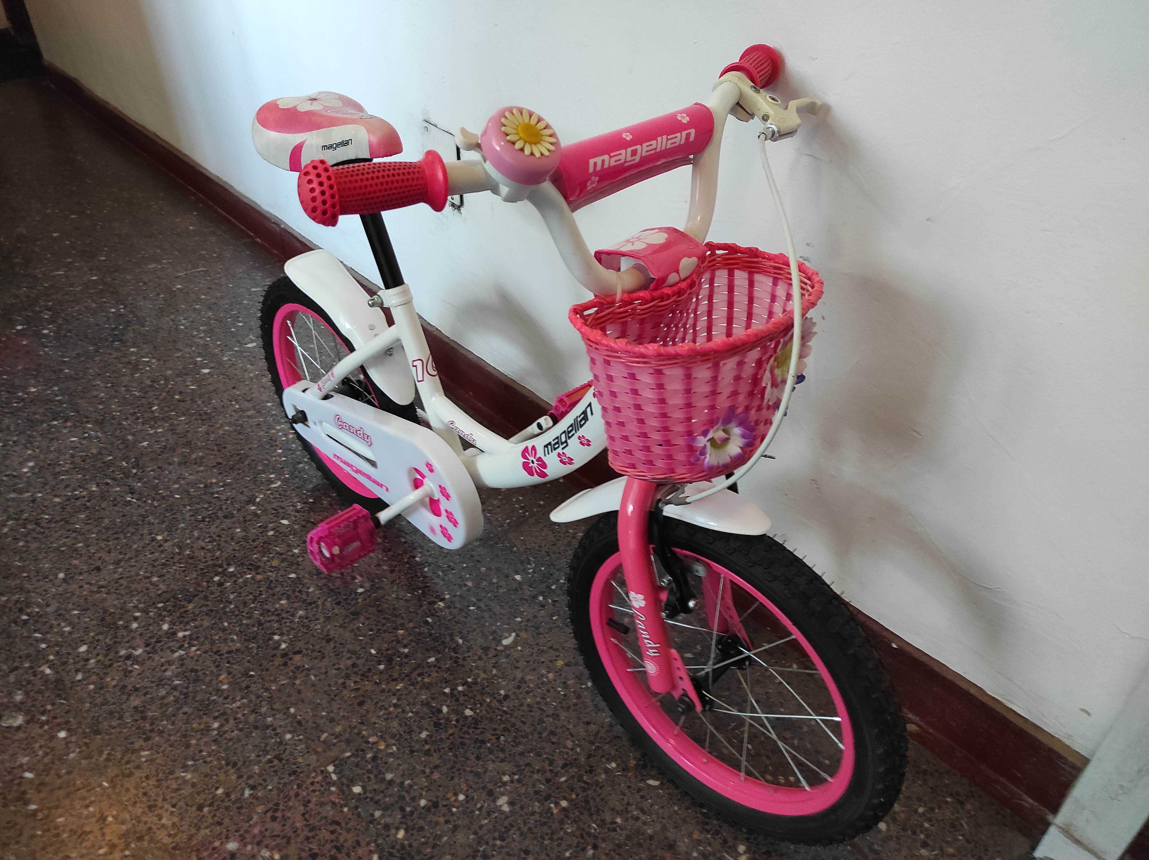 Bicicleta Magellan Candy 16 alb/roz cu roti ajutatoare