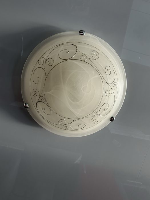 Продам люстру