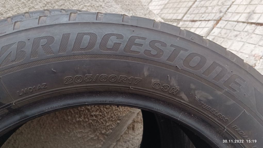 Зимни гуми brigestone Бриджстон R17/205/60 17  цола 205 на 60