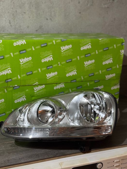 Фарове и стопове за различни автомобили