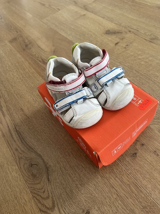 Обувки/Сандали Biomecanics, Clarks