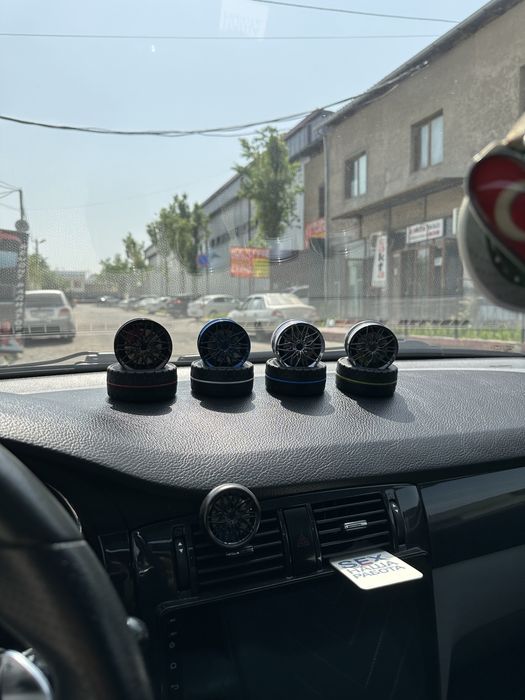 Продаются освежители воздуха в машину в виде дисков