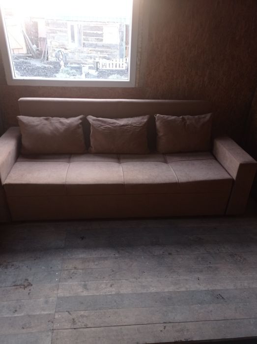 Продам диван почти навый