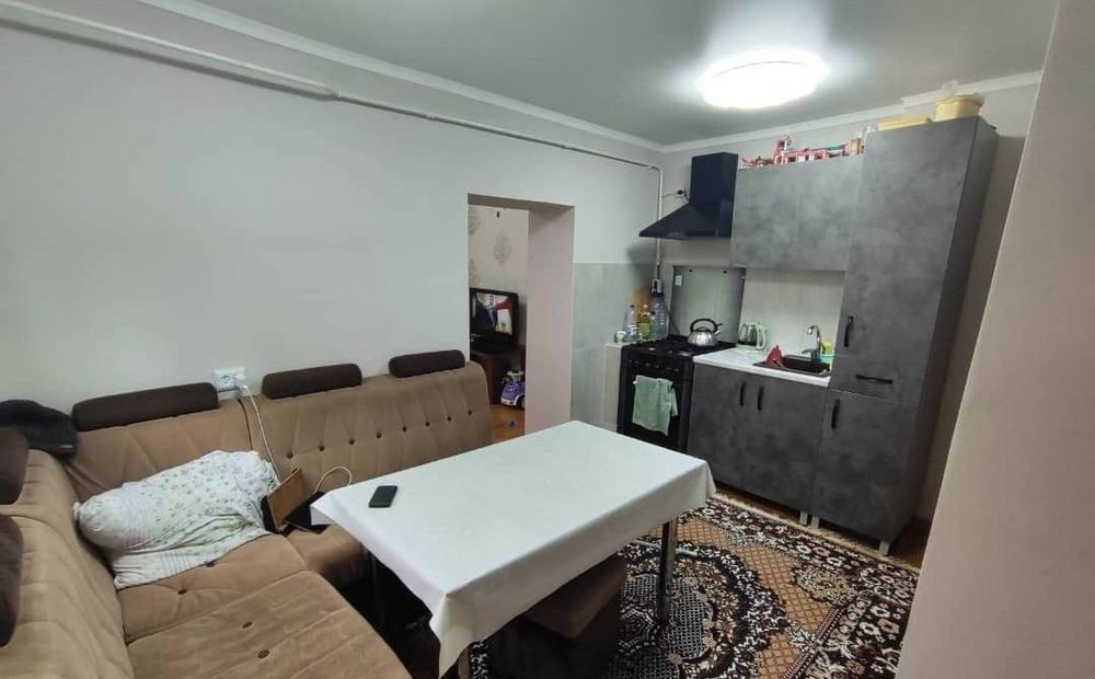 Продаю дом 4 комнат, 1,3 соток Шумиловский городок