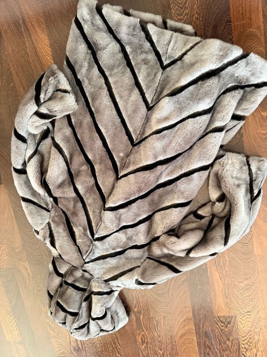 Haina din blana artificiala