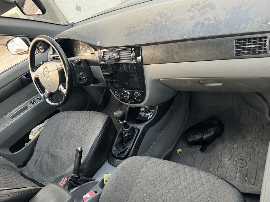 Lasetti jentra 1.6 sotiladi