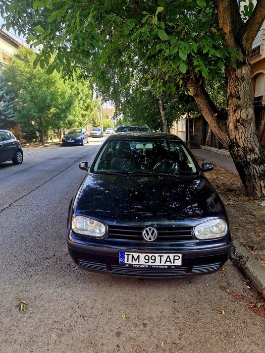 Vând golf 4, 1.4 benzina 
Dou