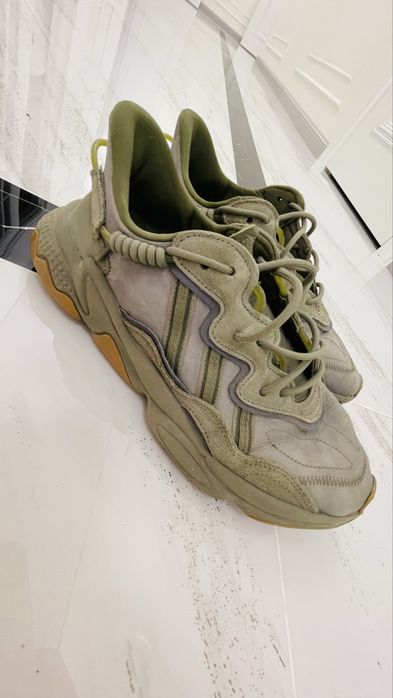 Кроссовка adidas оригинал размер 43