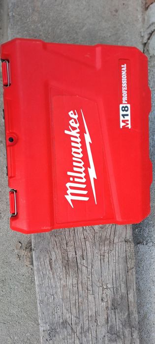 Vând trusă de scule