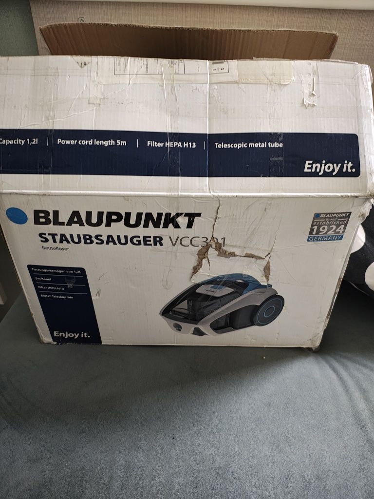 Aspirator ciclonic cu fir Blaupunkt
