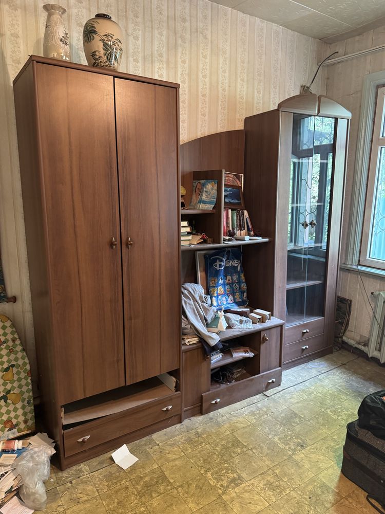 Продам шкаф дерево два варианта