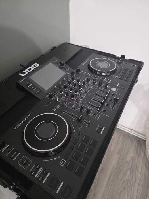 Consola Denon Sc 4 live plus case UDG