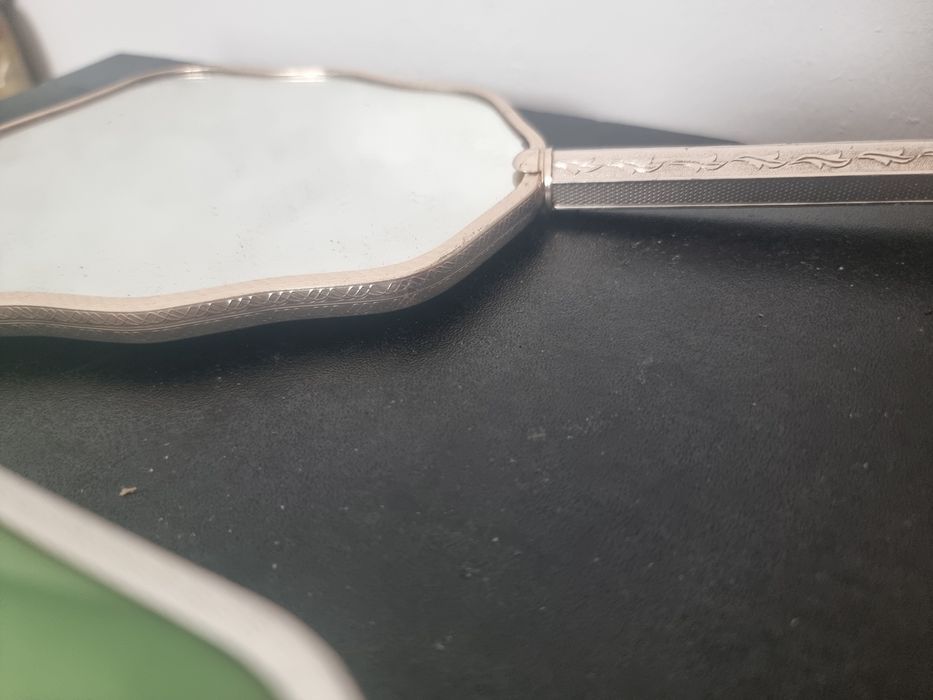 Set vintage toaletă Art Deco – oglindă si perie, email verde
