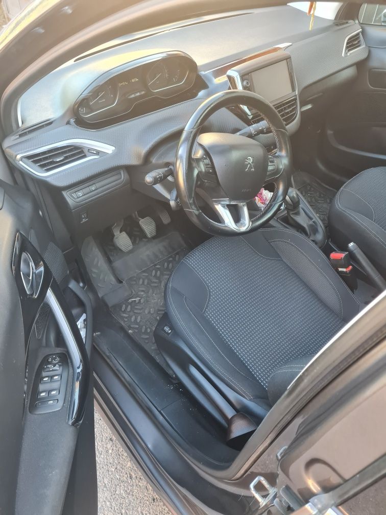 Vand Peugeot 208 diesel 2018