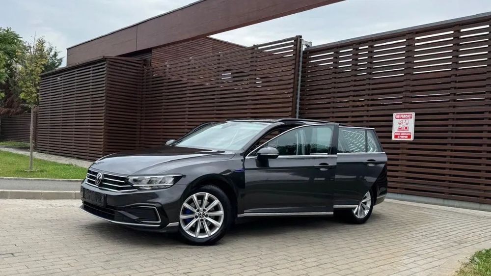 Volkswagen Passat 218CP GTE Plug-In Hybrid Full LED Virtual Pano Navi Camera Dynaudio