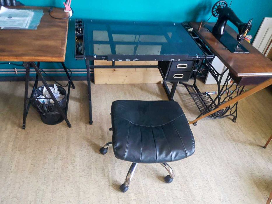 Masa de Desen, structura metalica, blat sticla 60x90cm, culoare negru