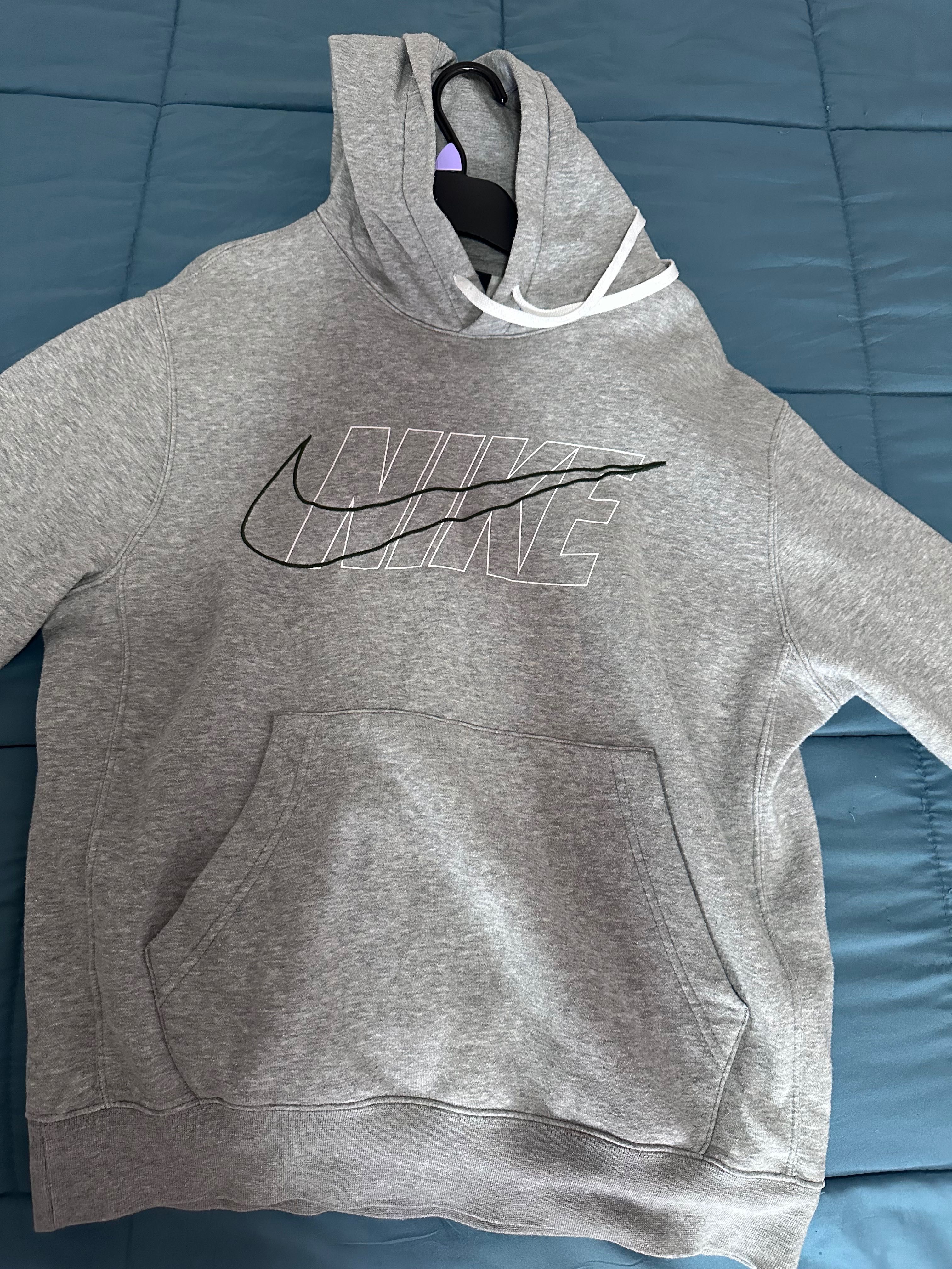 Nike hoodie (brand new)