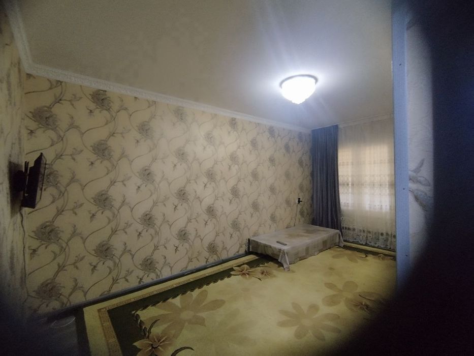 Сдаётся 2х ком кв в чирчике 2 мкн 1 этаж около 7 школы отопление есть