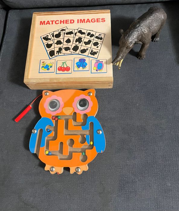 Set jucarii si carti