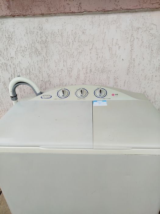 Продам стиральную машинку  LG полуавтомат.