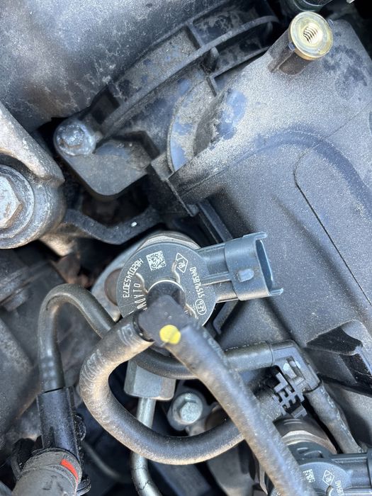 Injectoare logan 15 euro 6 captur duster clio 4 cod 044511652