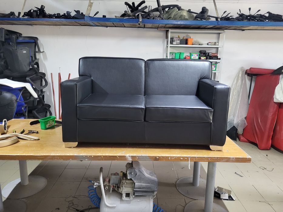 Перетяжка  диванов и кресел