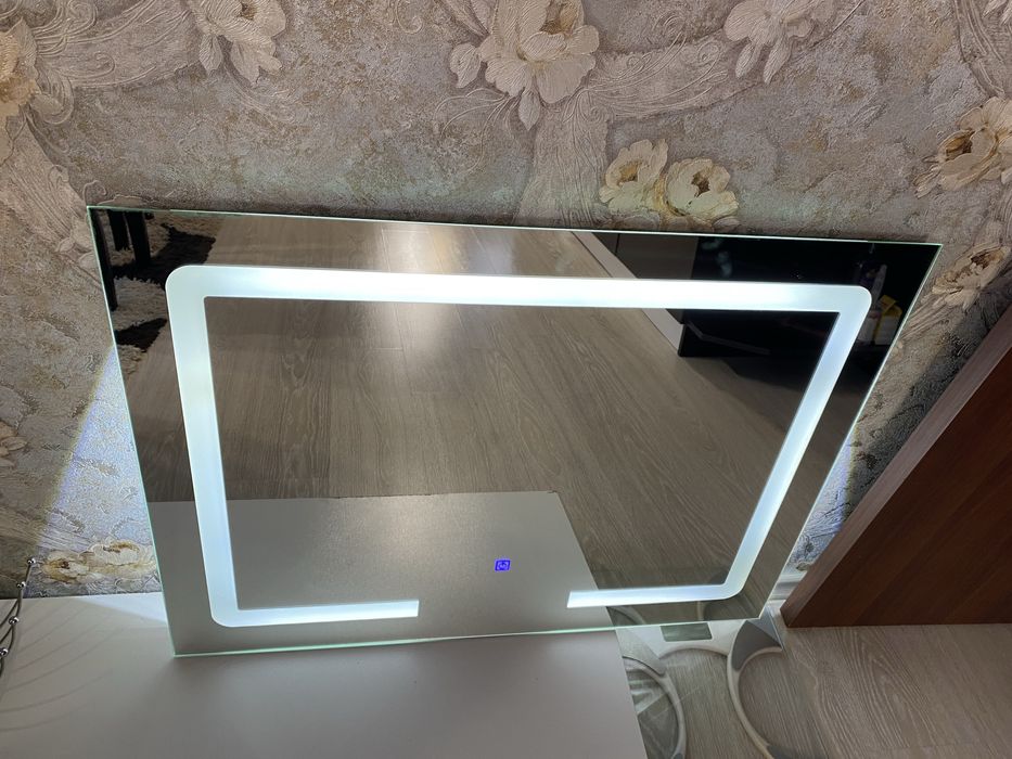 LED огледало  с размери 60/80см