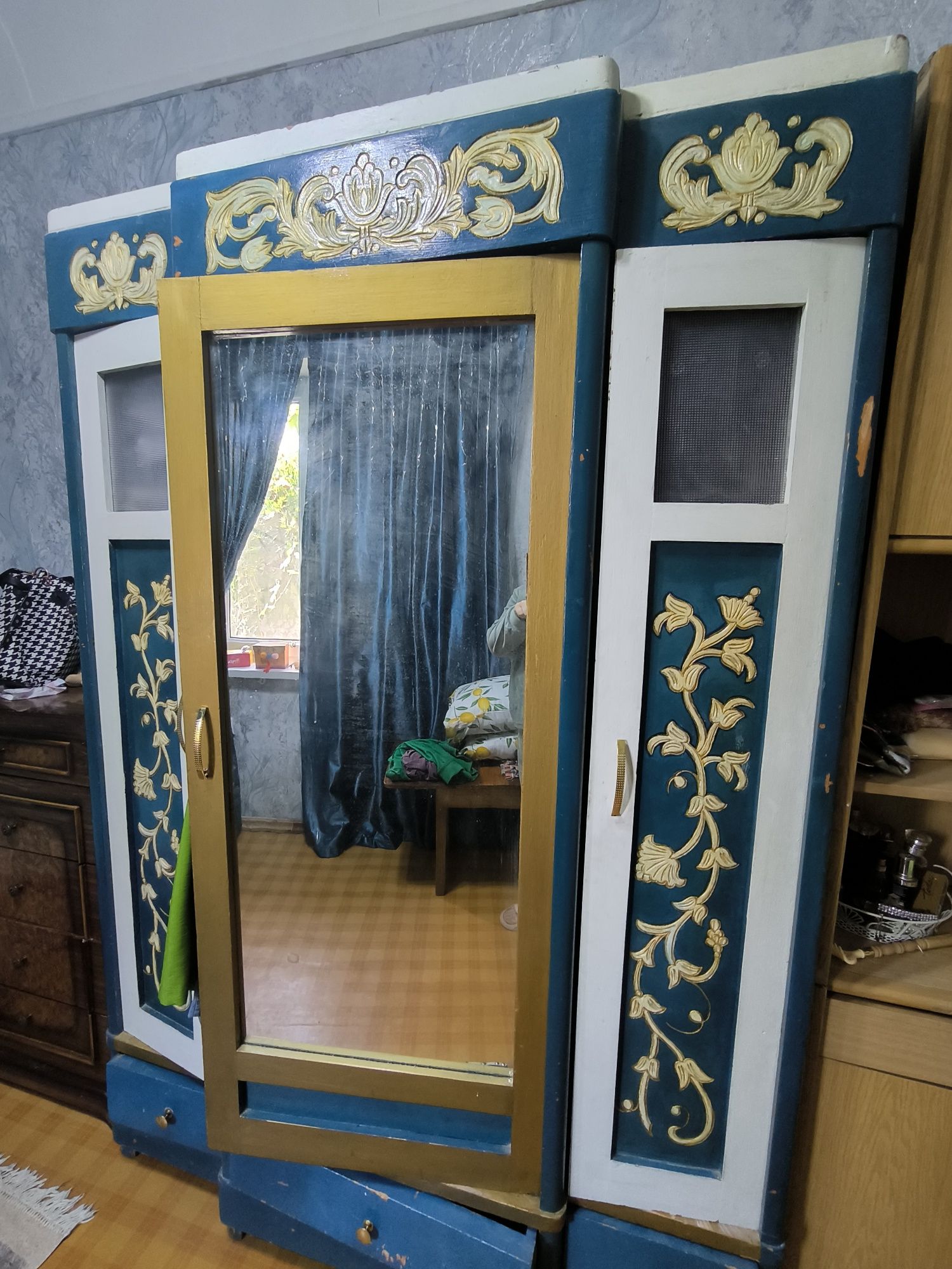 Шкаф большой в продаже