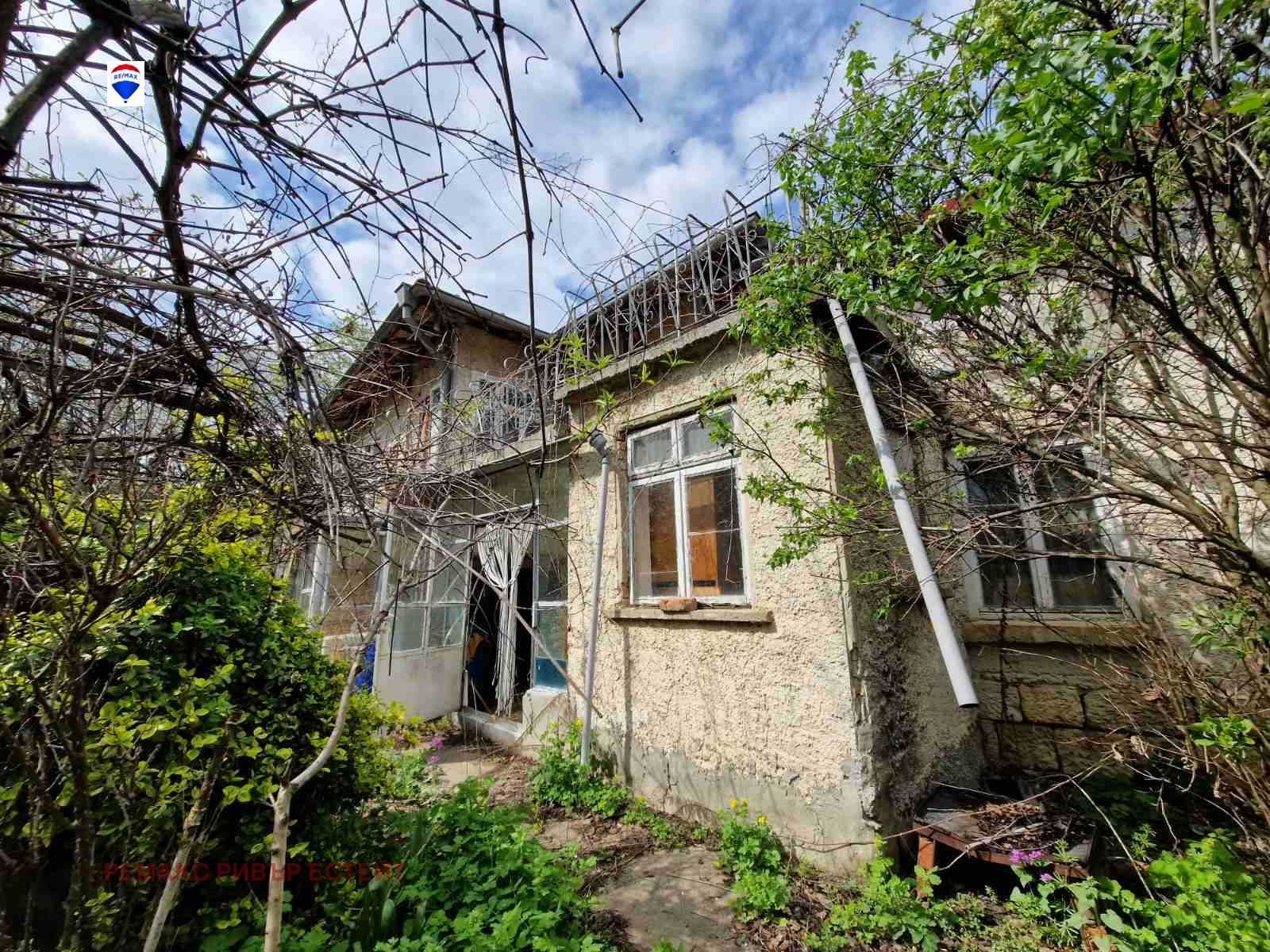 Селска къща за продажба с. Тръстеник