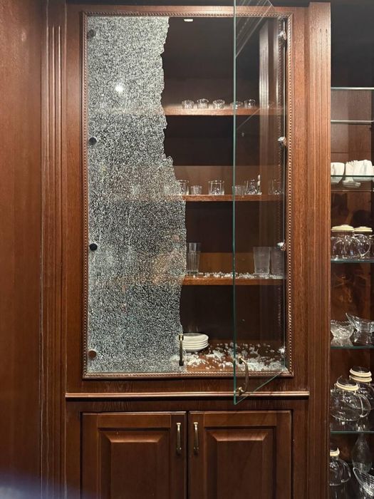 Замена битого стекла, зеркала, тонировка