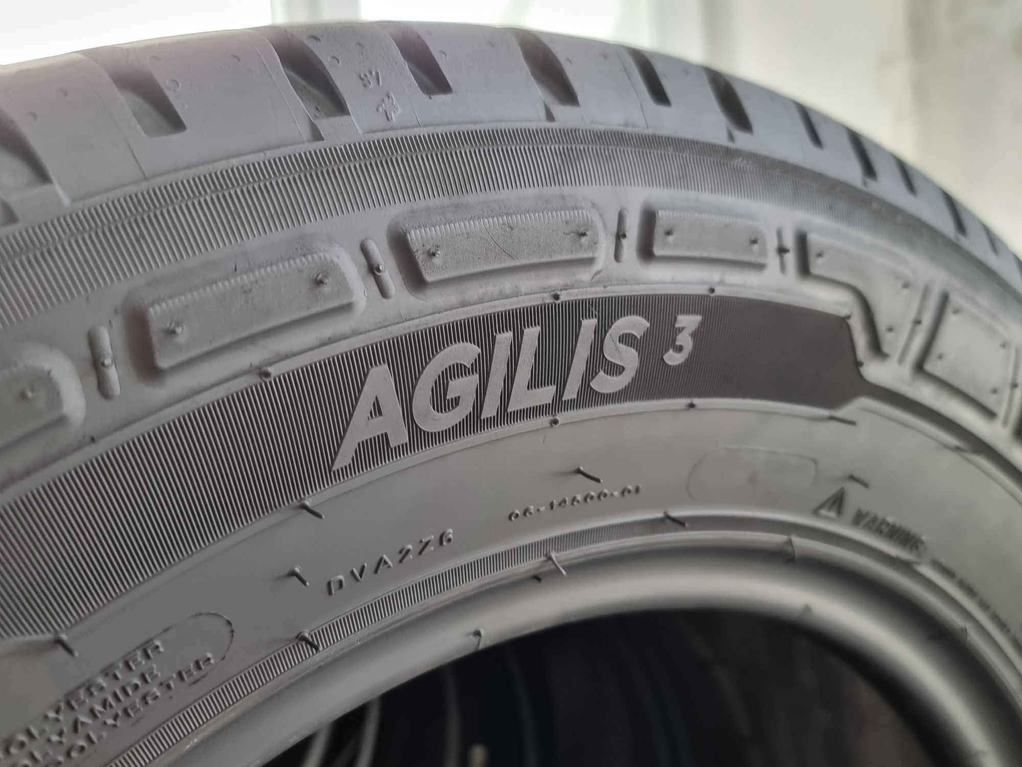 "Dot 22" 215/65/16 C Michelin 4Броя: 420лв 8мм