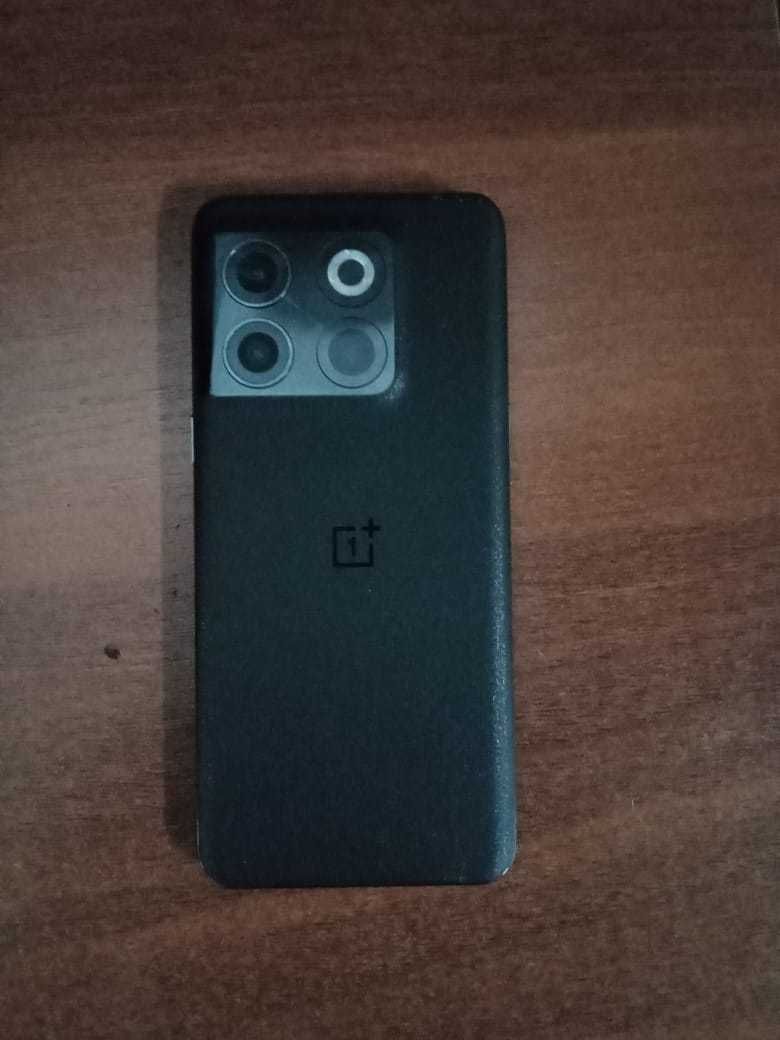Смартфон OnePlus 10T 5G в идеальном состоянии