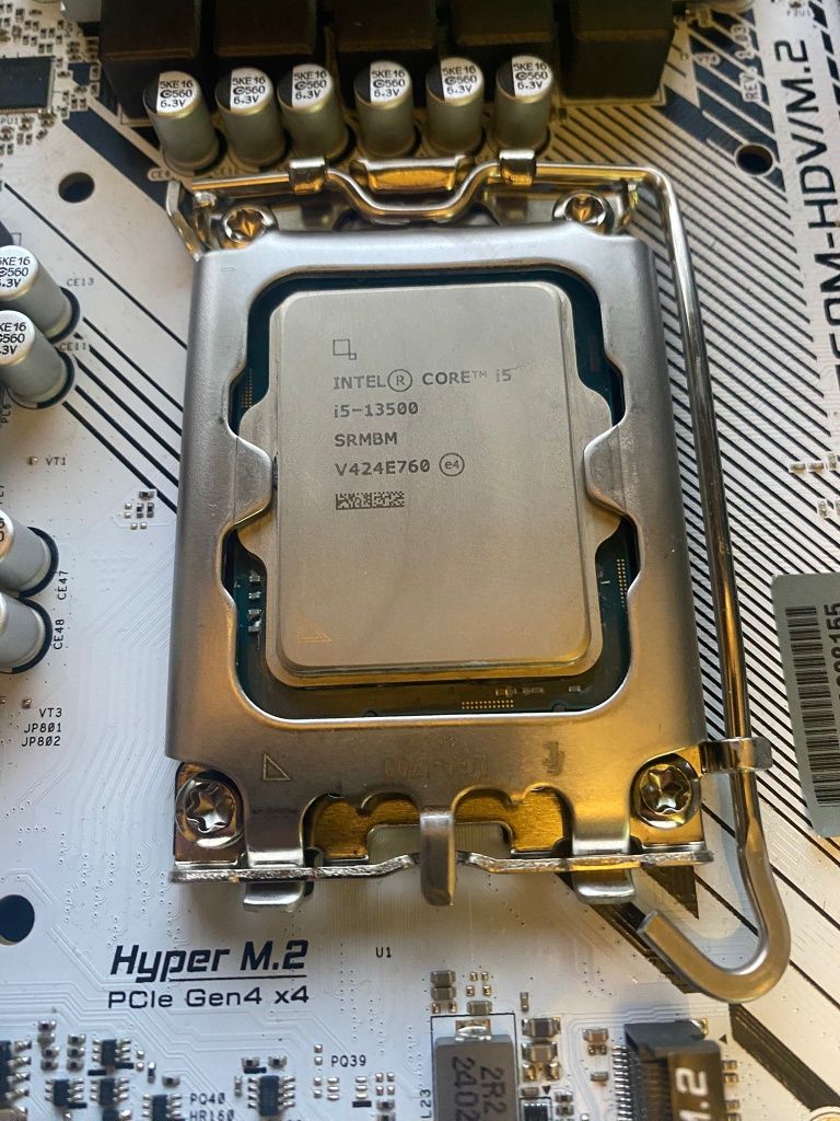 Placa de baza ASRock B760M-HDV/M.2+Core i5 13500 2.5Ghz+32gb ddr5 5600