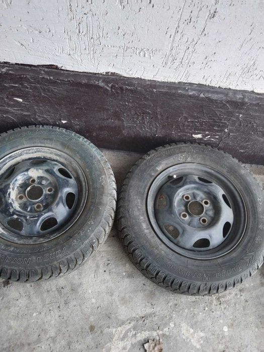 Продам комплект шин с дисками