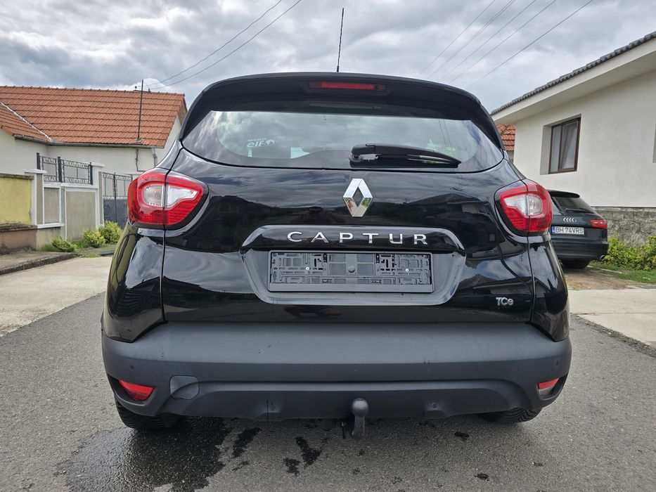 Renault.   Captur.