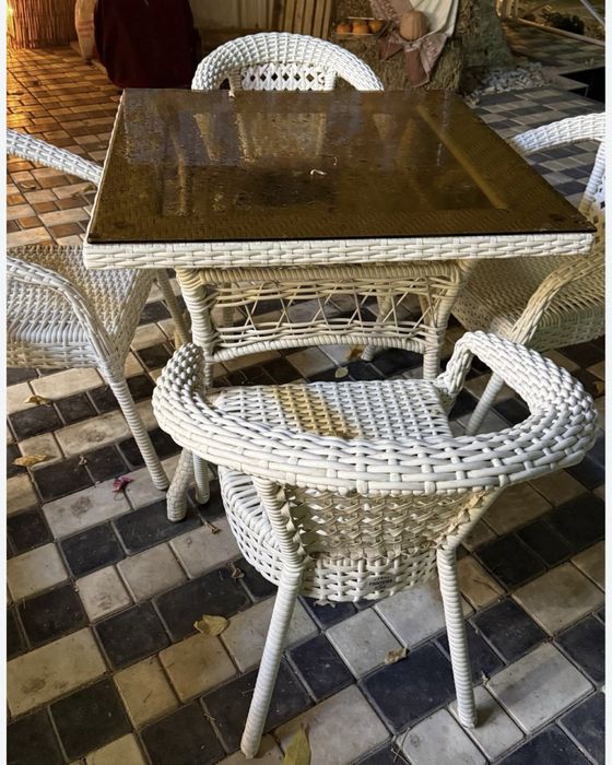 Стол стул кафе учун сотилади