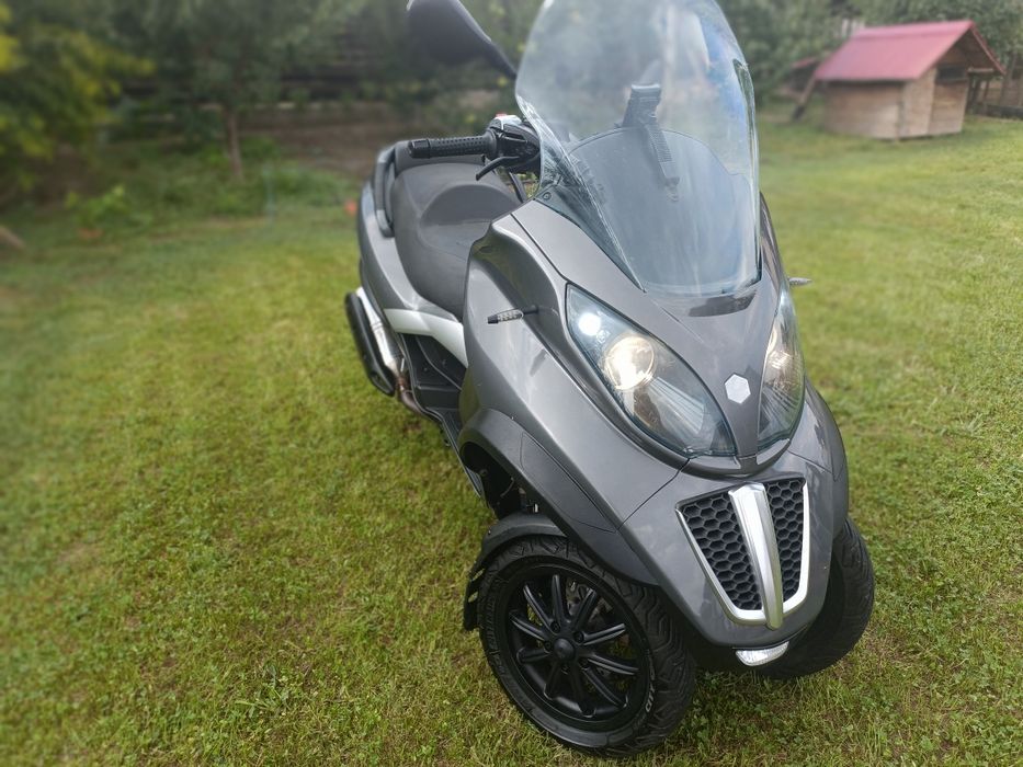 Piaggio MP3 500. Cat B