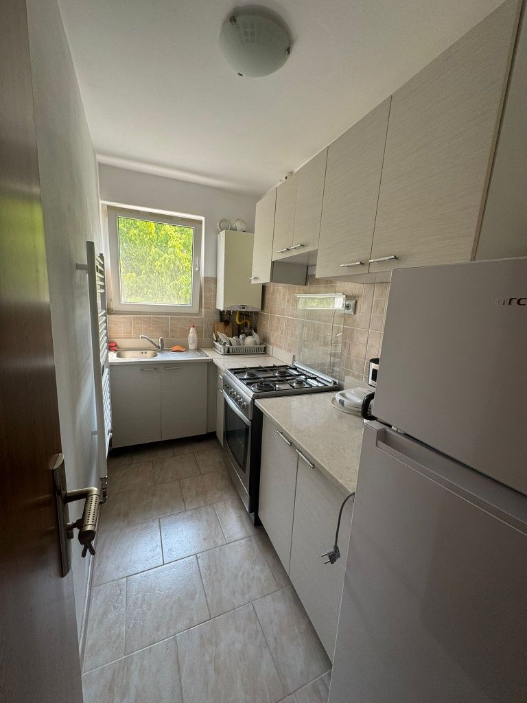 Vând apartament 2 camere semidecomandat