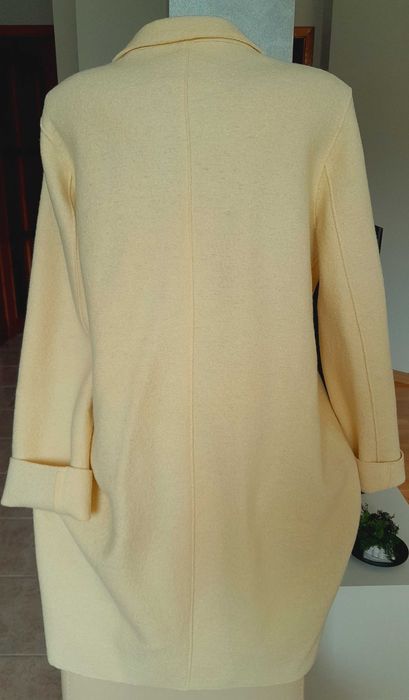 Жълто  манто естествена вълна