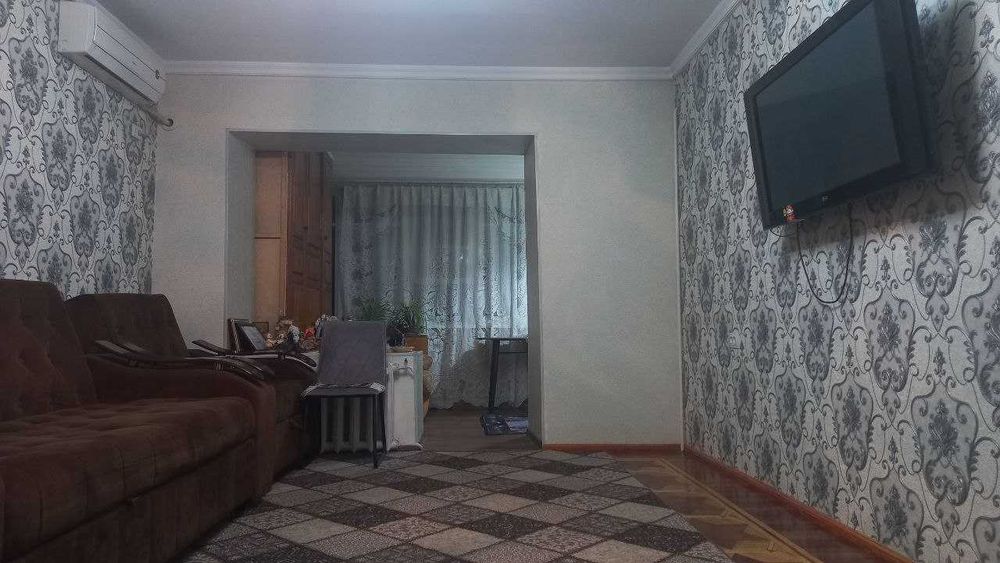 СРОЧНО продаётся трёхкомнатная квартира на ц-1!