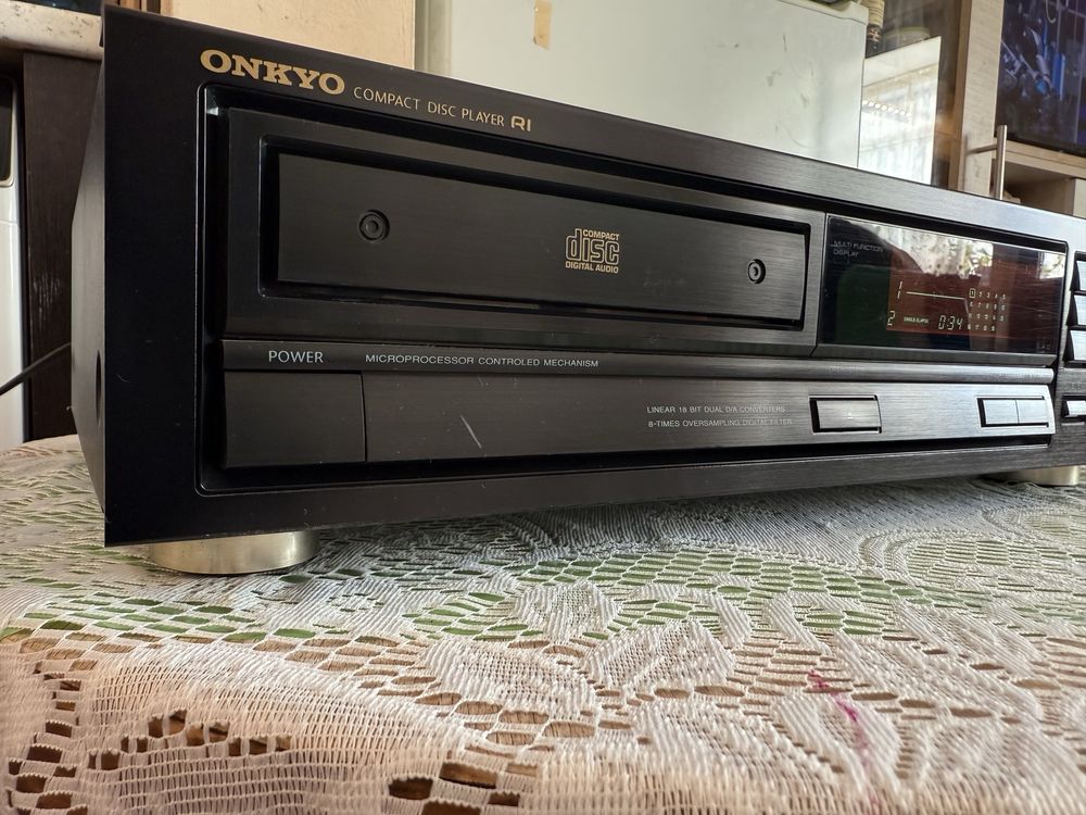 Onkyo DX-6700 CD player