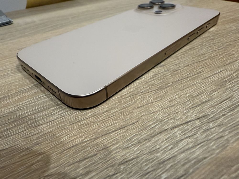 Iphone 16 pro max Златен 256