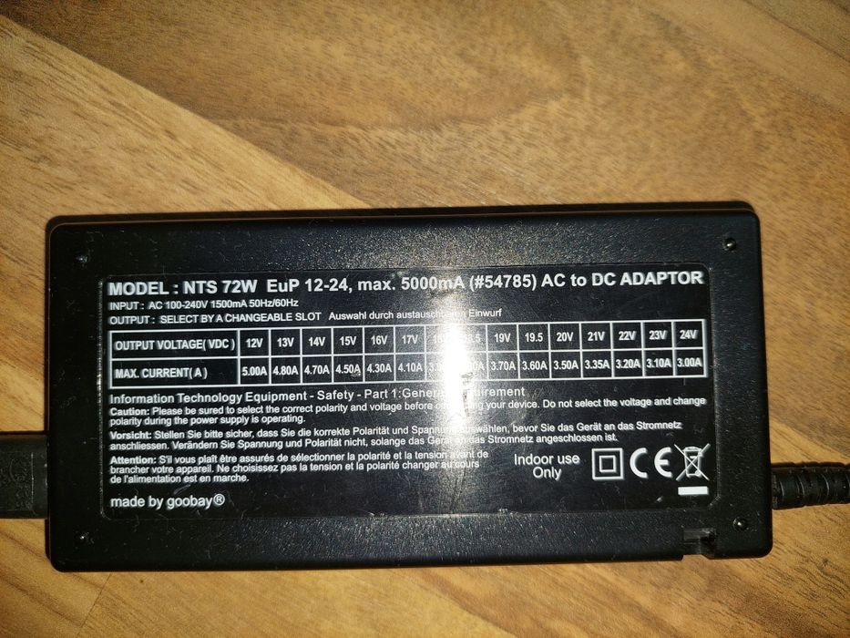 Alimentator cu tensiune selectabila automat 12v la 24 v,max 5000 ma