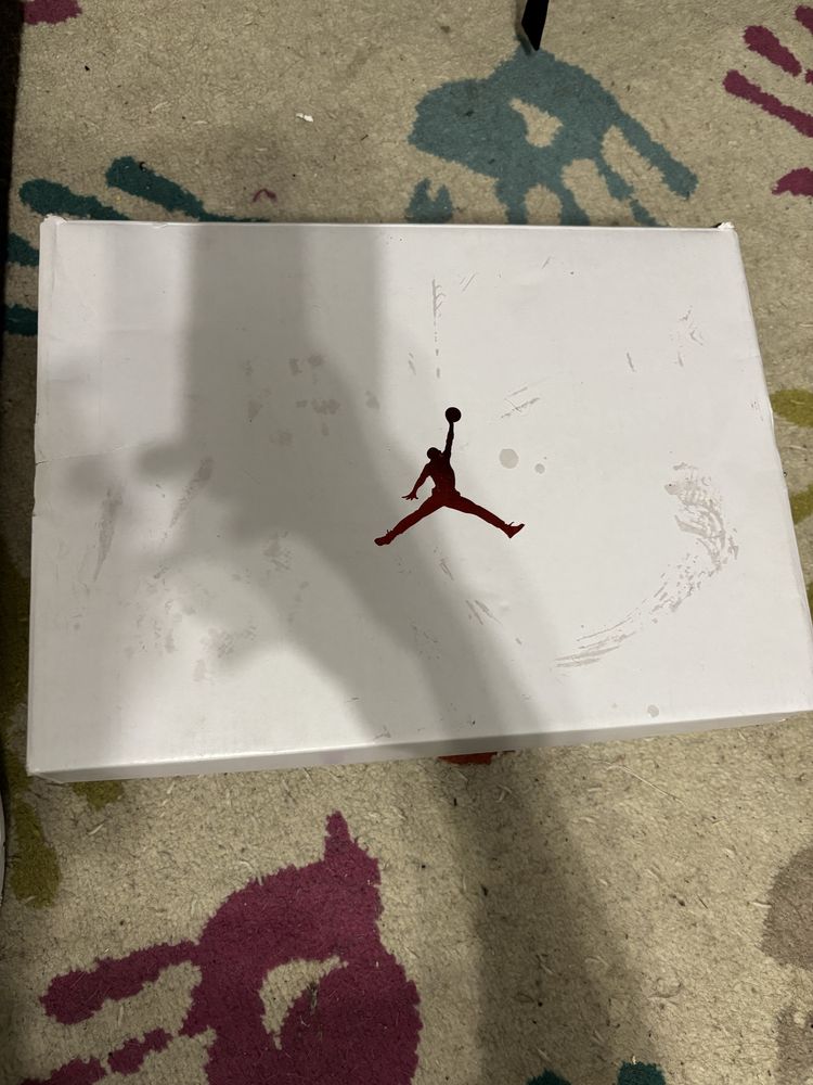 Jordan 4 metallic red