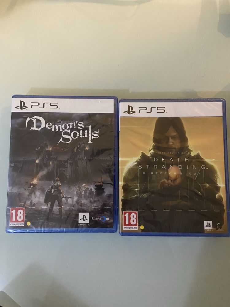 Sony PlayStation 5 + всички кабели, 2 игри и контролер