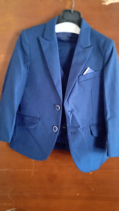 Продам костюм  1 класс